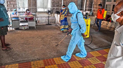 இந்தியா @ 75: சுகாதாரப் பணியாளர்களின் மகத்தான பங்களிப்பு