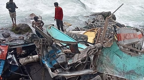 காஷ்மீர் | ராணுவ வீரர்கள் சென்ற வாகனம் ஆற்றில் கவிழ்ந்து விபத்து; 6 பேர் பலி