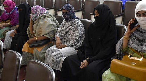 மூன்று மாதங்களுக்கு தலாக் சொல்லி விவாகரத்து செய்யும் தலாக் இ ஹசன் முறை முறையற்றதல்ல: உச்ச நீதிமன்றம் கருத்து