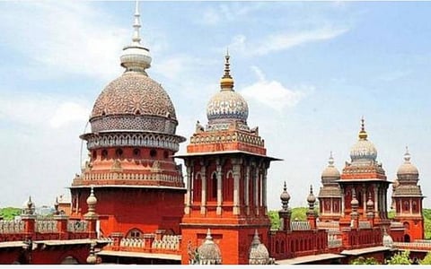 அதிமுக தலைமை அலுவலக கலவர வழக்கு; ஓபிஎஸ், இபிஎஸ் ஆதரவாளர்களை போலீஸார் கைது செய்யக்கூடாது: உயர் நீதிமன்றம் அறிவுறுத்தல்