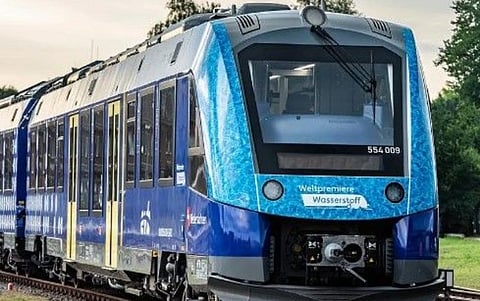 ஜெர்மனி | சுற்றுச்சூழலுக்கு தீங்கு இழைக்காத உலகின் முதல் ஹைட்ரஜன் ரயில் சேவை தொடக்கம்
