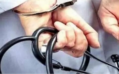 பெண்ணுக்கு பாலியல் தொல்லை: விளாத்திகுளம் மருத்துவர் கைது