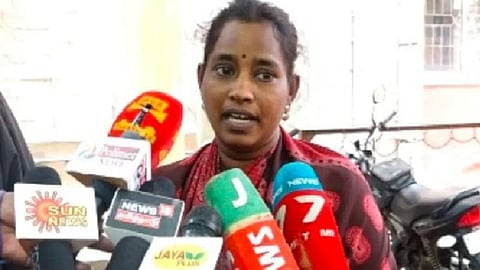 “பிரேதப் பரிசோதனை அறிக்கைகளில் உண்மை மறைப்பு” - முதல்வரை சந்தித்த கள்ளக்குறிச்சி மாணவியின் தாயார்