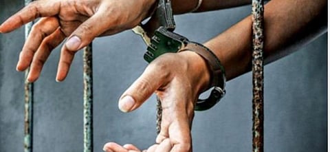 சென்னை விமானத்துக்கு வெடிகுண்டு மிரட்டல் விடுத்தவர் கைது