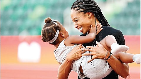 பெண் சக்தி | ஆலிசன் ஃபெலிக்ஸ்: பெண்ணுரிமைக்கான குரல்