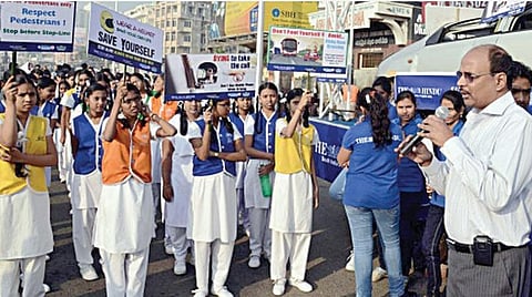 கதைக்குறள் 8: தர்மம் தலைகாக்கும்