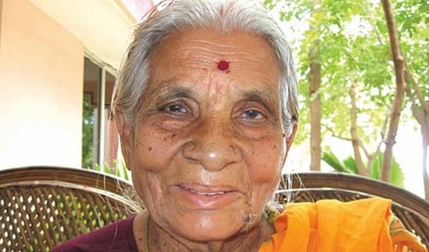 சுதந்திரச் சுடர்கள்| மகளிர்: நிலமற்றவர்களுக்கு நிலம்