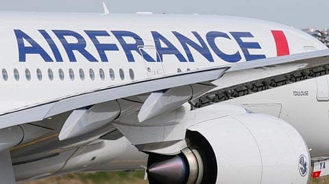 ஏர் பிரான்ஸ் விமானத்தில் பைலட் - துணை பைலட் மோதல் - 2 பேரும் சஸ்பெண்ட்