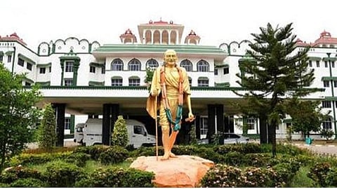 டெய்லரிடம் ரூ.10 லட்சம் பறித்த வழக்கில் பெண் காவல் ஆய்வாளர் ஜாமீன் ரத்தாகுமா? - ஐகோர்ட் நோட்டீஸ்