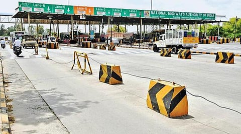 தமிழகத்தில் 20 சுங்கச்சாவடிகளில் கட்டணம் உயர்வு: வணிகர்கள், கம்யூனிஸ்ட் கட்சிகள் கண்டனம்