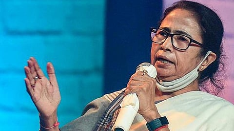 சட்டவிரோதமாக சொத்துகள் வாங்கியிருந்தால் வீட்டை புல்டோசரில் இடித்து தள்ளுங்கள்: மம்தா பானர்ஜி சவால்