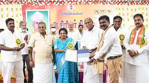 “கல்வியை போட்டியாக இல்லாமல், ஆசையாக படிக்கும் சூழ்நிலையை உருவாக்குங்கள்” - தமிழிசை