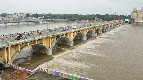 மதுரை ஏவி மேம்பாலம்: படம் எஸ்.கிருஷ்ணமூர்த்தி.