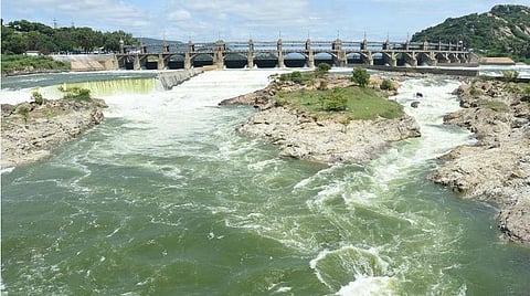 11 டெல்டா மாவட்ட வெள்ள அபாய எச்சரிக்கை: மேட்டூர் அணையில் இருந்து 1.10 லட்சம் கன அடி நீர் வெளியேற்றம்