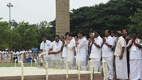 ஸ்ரீபெரும்புதூரில் ராஜீவ் தியாக பூமியில் அஞ்சலி செலுத்திய ராகுல் காந்தி | படங்கள் ம.பிரபு.