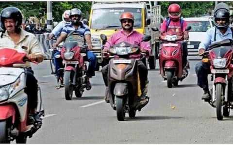 சாலை விதிகளை மதிப்போம் விபத்தைத் தவிர்ப்போம்!