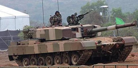 ‘இந்தியாவில் தயாரிப்போம்’ திட்டத்தால் ஆயுதங்களுக்கு தட்டுப்பாடு - பாதுகாப்புத் துறை வட்டாரங்கள் கவலை