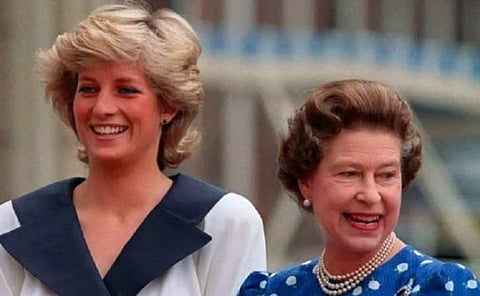 டயானாவுடன் ராணி எலிசபெத்