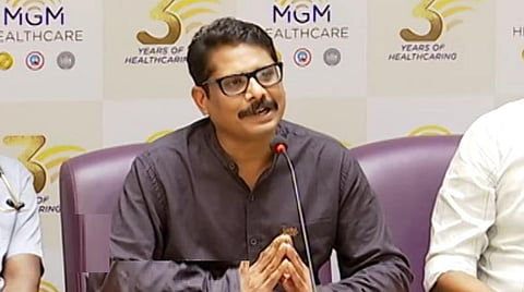 “அப்பா பணமில்லாமல் தவிப்பதாக வரும் செய்தி பொய்” - பாரதிராஜா மகன் மனோஜ் விளக்கம்