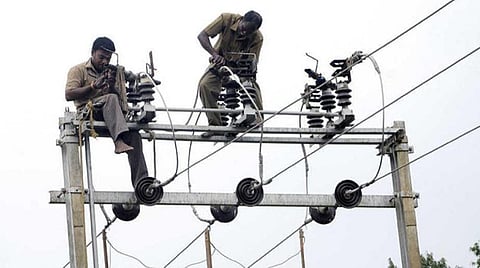 மின்வாரிய களப் பணிக்காக விரைவில் 10,200 பேர் தேர்வு