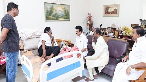 இயக்குநர் பாரதிராஜாவை சந்தித்து நலம் விசாரித்த முதல்வர் ஸ்டாலின்