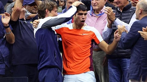 அமெரிக்க ஓபன் டென்னிஸ் தொடரின் ஆடவர் ஒற்றையர் பிரிவில் சாம்பியன் பட்டம் வென்ற ஸ்பெயினின் அல்கராஸ்.