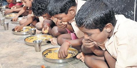 1 முதல் 5-ம் வகுப்பு வரை பயிலும் அரசுப் பள்ளி மாணவர்களுக்கு காலை சிற்றுண்டி திட்டம் - முதல்வர் நாளை தொடங்குகிறார்