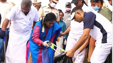 புதுச்சேரி கடற்கரை தூய்மை தின நிகழ்வில் ஆளுநர் தமிழிசை