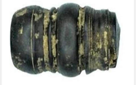 தந்தத்தால் ஆன பெரிய மணி.