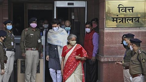 ஏற்றுமதி - இறக்குமதியை ரூபாயிலேயே மேற்கொள்ளலாம் - வர்த்தகக் கொள்கையில் மத்திய அரசு திருத்தம்