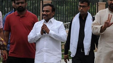 இந்துக்கள் குறித்து கருத்துகள் - எதிர்ப்பு வலுத்தும் ஆ.ராசா மன்னிப்பு கேட்க மறுப்பதால் சர்ச்சை