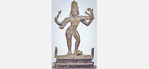 தஞ்சாவூர் மாவட்டம் ஒரத்த நாடு முத்தம்பாள்புரம் காசிவிஸ்வநாதர் கோயிலில் இருந்து காணாமல்போன காலசம்ஹாரமூர்த்தி உலோக சிலை.