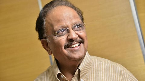 திரைப்பட பின்னணி பாடகர் எஸ்.பி.பி.யின் நினைவு தினம் குடும்பத்தினர் அஞ்சலி: இன்னிசை கச்சேரி நடத்தி ரசிகர்கள் மரியாதை