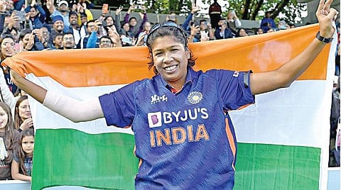 ‘மகளிர் கிரிக்கெட் சகாப்தம்’ - ஜூலனுக்கு பிசிசிஐ புகழாரம்