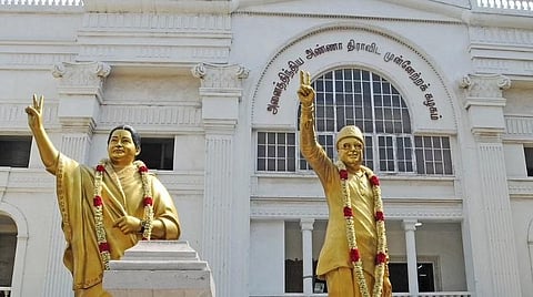 அதிமுக அலுவலகத்தில் காணாமல்போன ஆவணங்கள் மீட்பு: ஓபிஎஸ் ஆதரவாளரிடம் இருந்து கைப்பற்றியதாக சிபிசிஐடி தகவல்