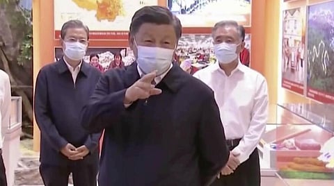 வீட்டுக் காவல் புரளிக்கு பிறகு முதல்முறையாக பொதுவெளியில் தோன்றிய சீன அதிபர் ஜின்பிங்