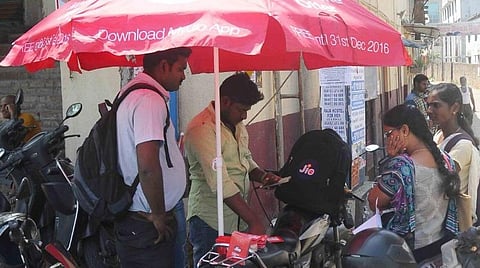 சிம் கார்டு வாங்க போலி ஆவணங்களை வழங்கினால் ஓராண்டு சிறை