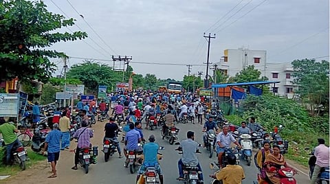 அசாதாரண சூழலில் புதுச்சேரி | விரைகிறது துணை ராணுவம்: போலீஸ் கட்டுப்பாட்டில் 16 துணை மின் நிலையங்கள்