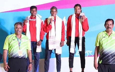 தொடர் ஓட்டத்தில் சாதனையுடன் தங்கம் வென்றது தமிழக அணி