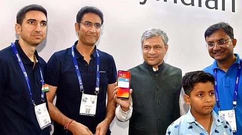 லாவா பிளேஸ் 5ஜி ஸ்மார்ட்போன் அறிமுகம்.