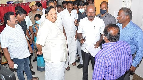 மருத்துமனையில் ஆய்வு செய்த அமைச்சர்கள் துரைமுருகன் மற்றும் மா.சுப்பிரமணியன்