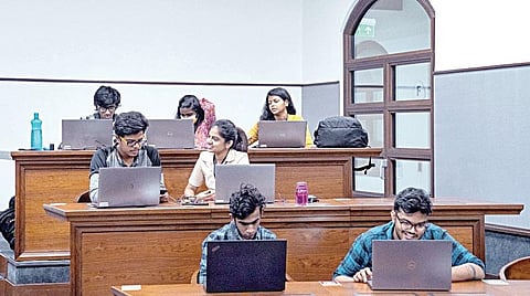 பிளஸ் 2 முடித்தவர்களுக்கு ஊக்கத்தொகையுடன் பயிற்சி: மென்பொறியாளராகவும் ஆக்குகிறது ‘சோஹோ’ கல்வி நிறுவனம்