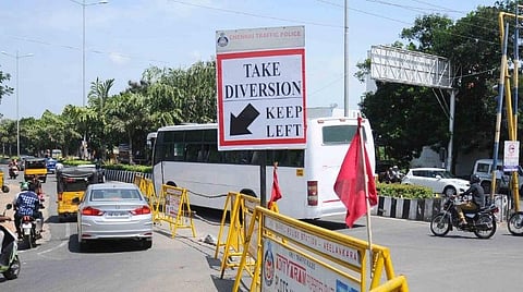 சாலை சீரமைப்புப் பணி | கோப்புப்படம்