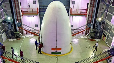 வணிகச் சேவையில் கால் பதிக்கும் இஸ்ரோவின் ‘எல்விஎம் 3’ ராக்கெட் - 36 செயற்கைக்கோள்களுடன் 23-ல் விண்ணில் பாய்கிறது