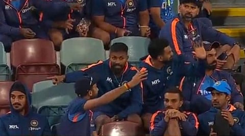 பாகிஸ்தான் vs இங்கிலாந்து போட்டியை பார்க்கும் இந்திய வீரர்கள்