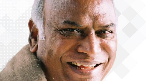 புதிய காங்கிரஸ் தலைவர் மல்லிகார்ஜுன கார்கேவுக்கு காத்திருக்கும் சவால்களும் வாய்ப்புகளும்