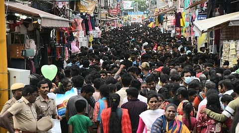 தி.நகரில் பொதுமக்கள் வாங்க குவிந்த மக்கள்