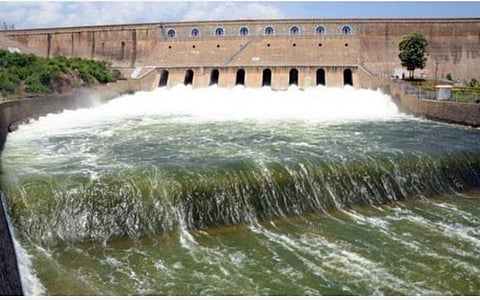 மேட்டூர் அணையில் இருந்து 2-வது நாளாக 85 ஆயிரம் கனஅடி நீர் வெளியேற்றம்