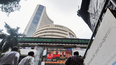 சென்செக்ஸ் 213 புள்ளிகள் உயர்வு