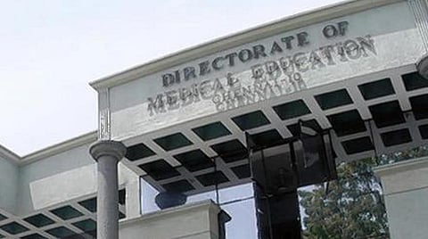 அரசுப் பள்ளி மாணவர்களுக்கு வசதியாக தமிழில் மொழிபெயர்க்கப்படும் எம்பிபிஎஸ் பாடப் புத்தகங்கள்